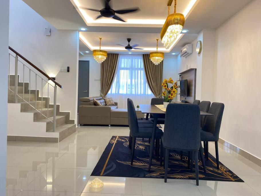 D'royale Desaru Holiday home *